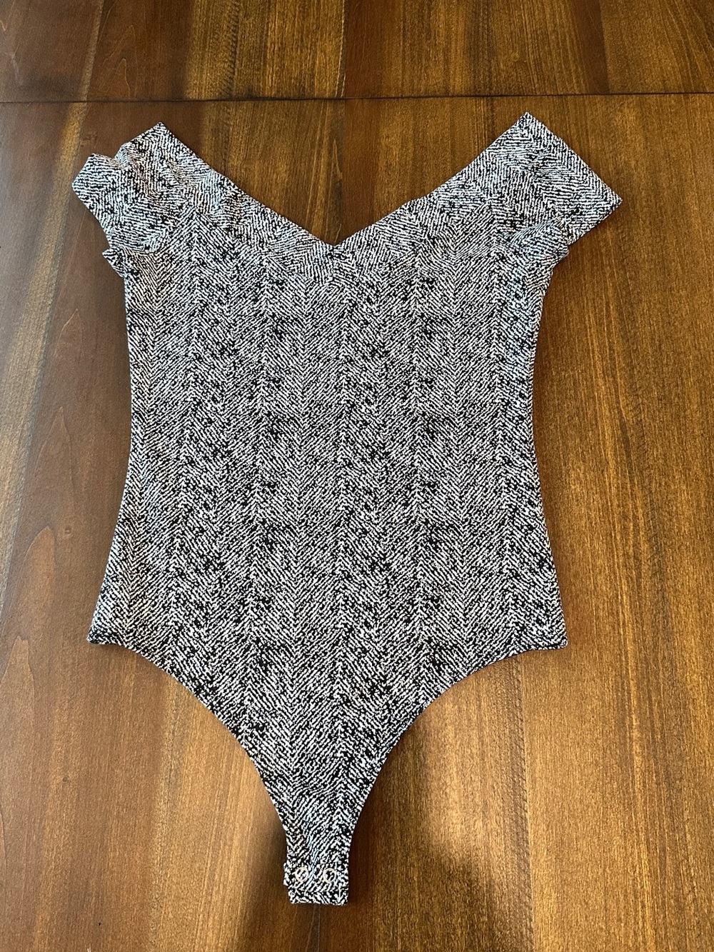 Express Off-the-Shoulder Double V-Neck Bodysuit Size Small